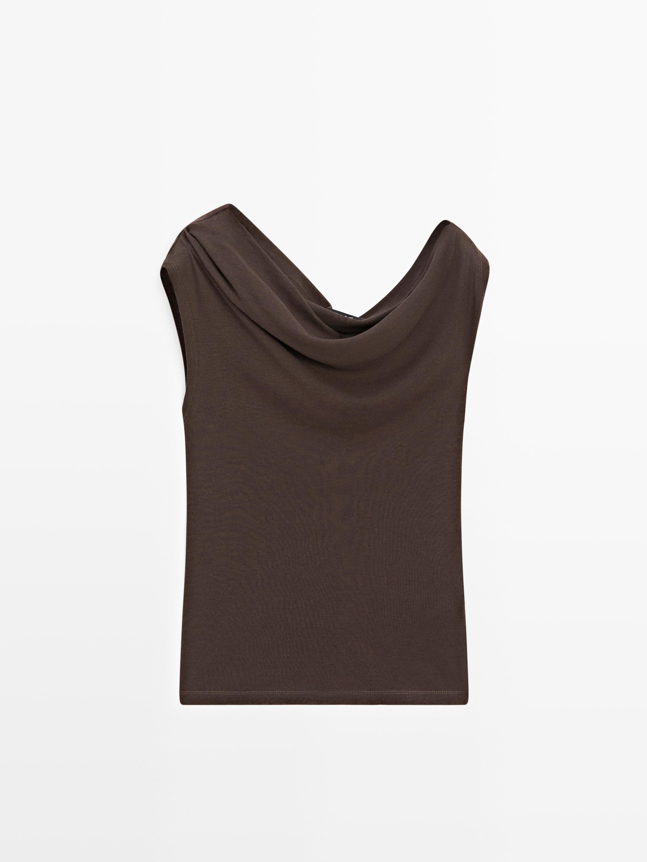 Sleeveless asymmetric top